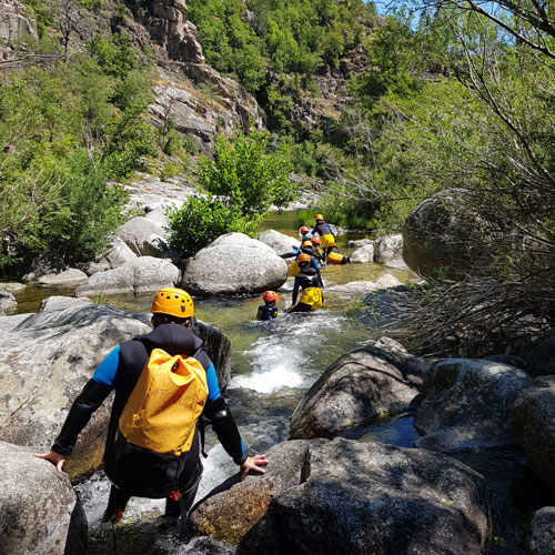 randonnee-aquatique-canyoning-famille-les-vans-ardeche-chassezac-2