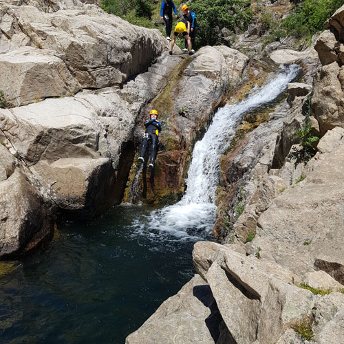randonnee-aquatique-canyoning-famille-les-vans-ardeche-chassezac-3