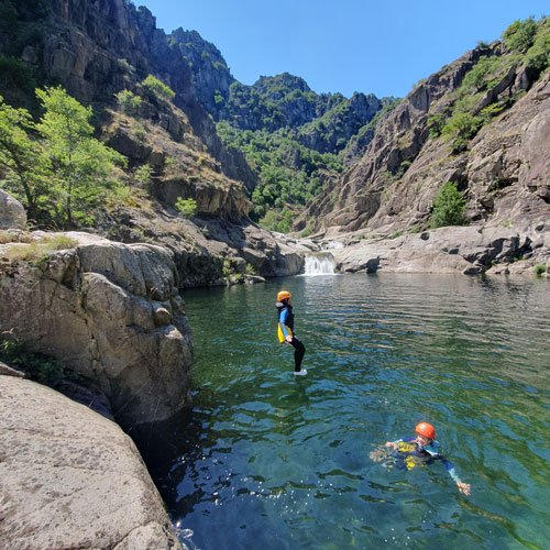 randonnee-aquatique-canyoning-famille-les-vans-ardeche-chassezac-6